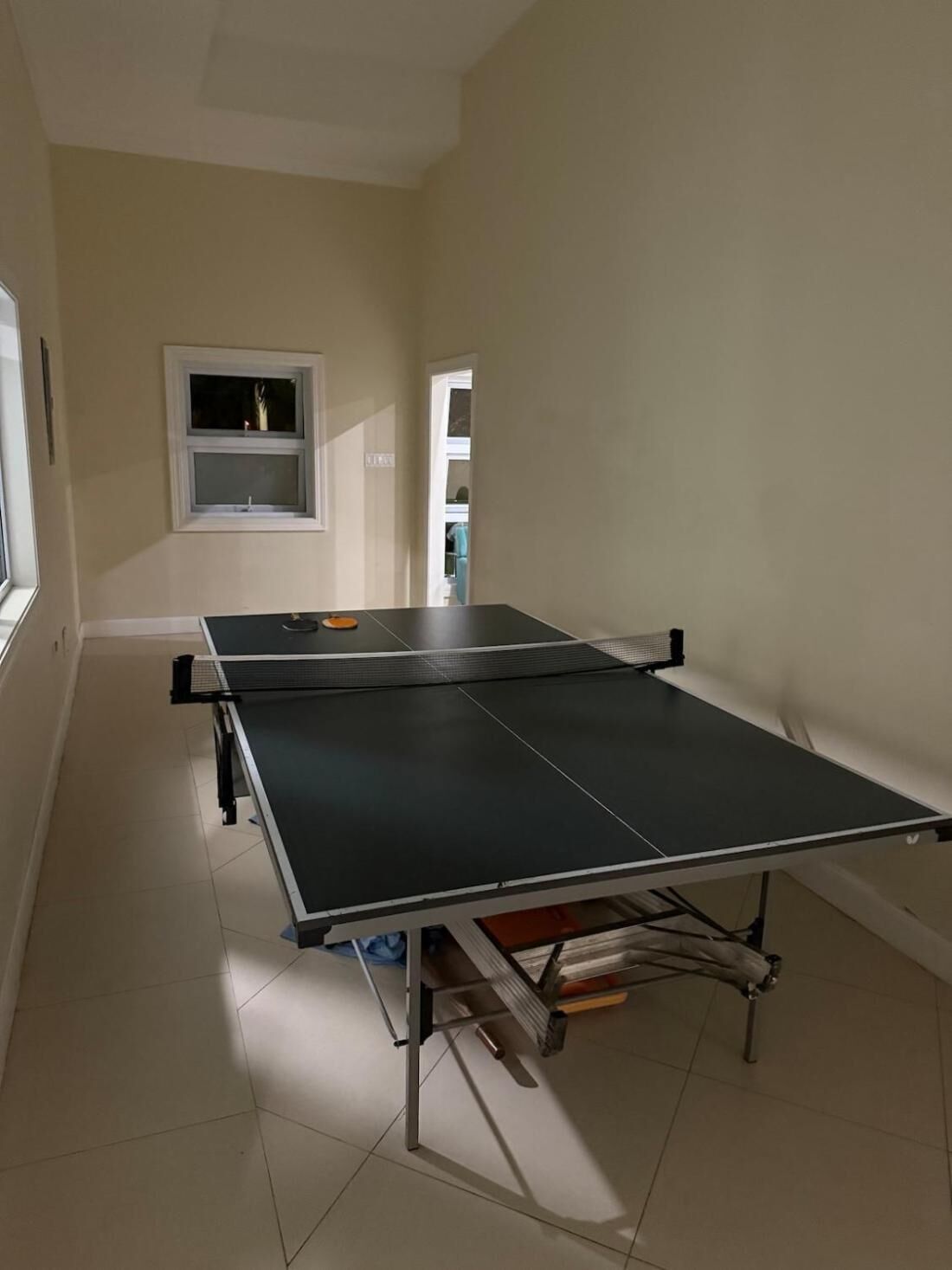 Hus, 3 soverom, røyk, terrasse | Spillrom