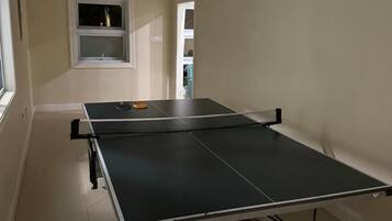 Casa, 3 habitaciones, para fumadores, patio | Sala de juegos
