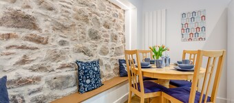 Coorie Nook - Three Bedroom House, Sleeps 6