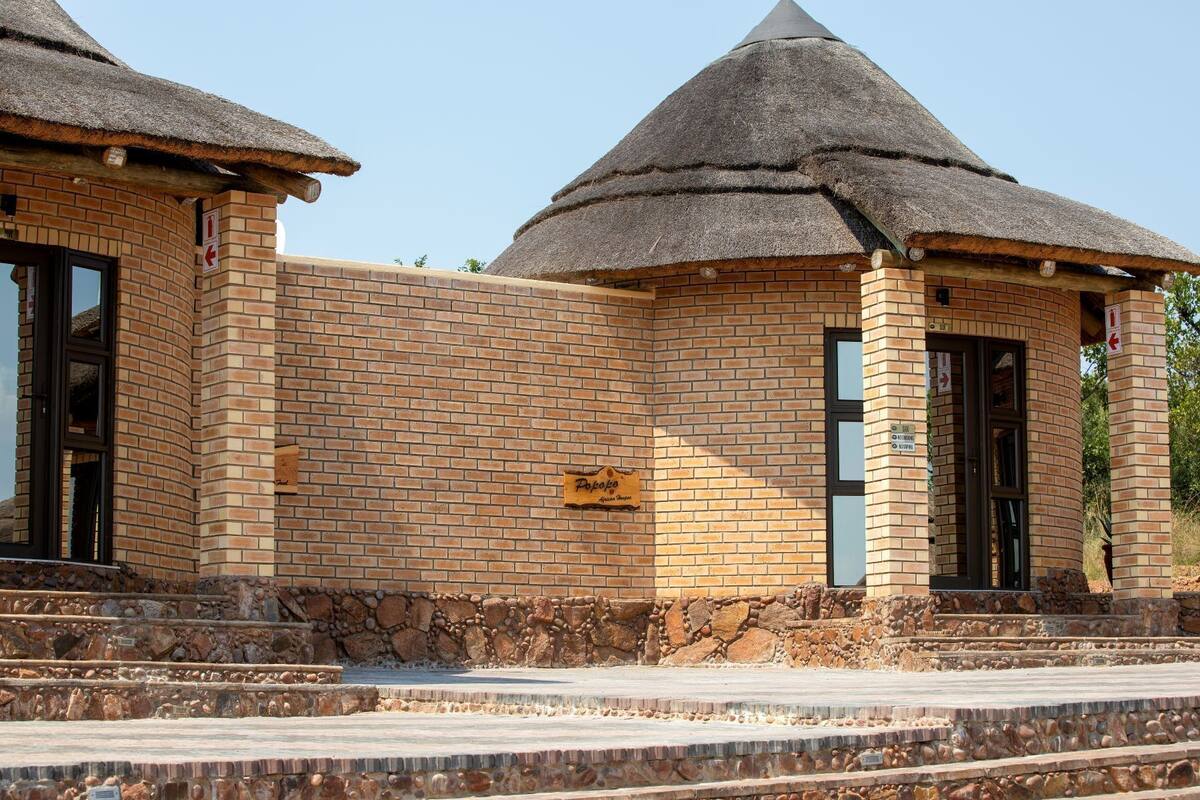 Comfort-Doppel- oder -Zweibettzimmer | Bettwäsche aus ägyptischer Baumwolle, hochwertige Bettwaren, Zimmersafe