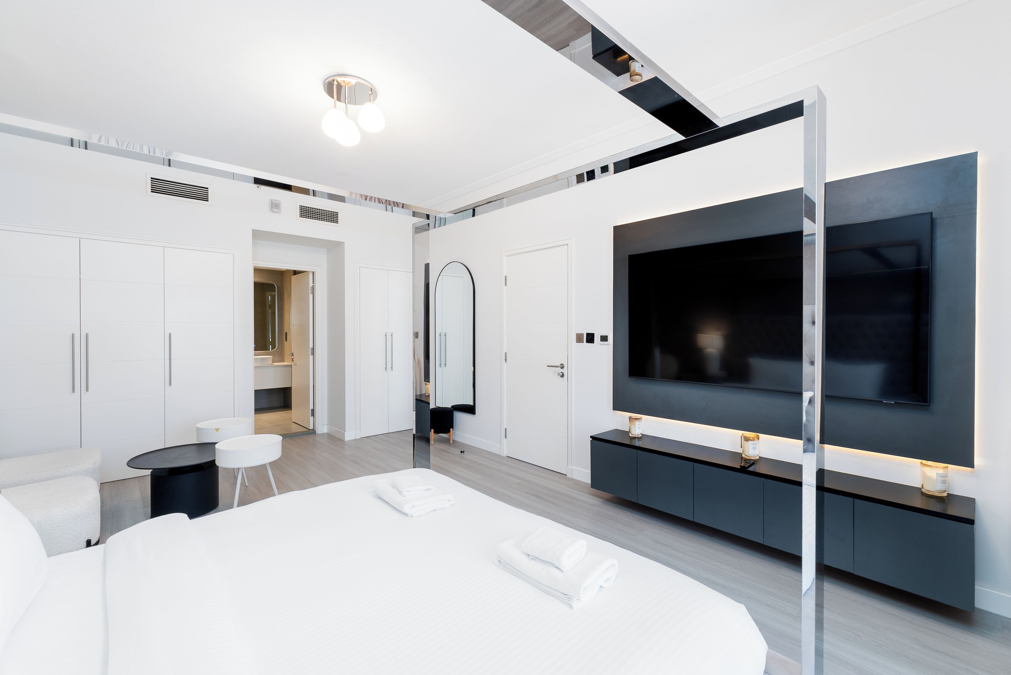 Apartment, 3 Bedrooms, City View | In-room safe, desk, laptop workspace, blackout curtains