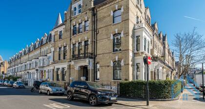 Quirky Unique 2BR Central Location