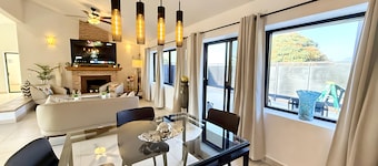 Luxurious 2 Bedroom Ajijic Home - Walk to Everything - 1 Night Rates Available