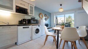 Fridge, microwave, oven, dishwasher - La Dune N°34 VILLA 3P4 (Sérignan)