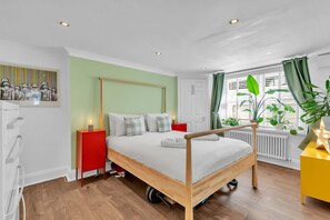 2 chambres, fer et planche à repasser, draps fournis