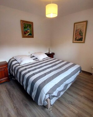 3 bedrooms, WiFi, bed sheets