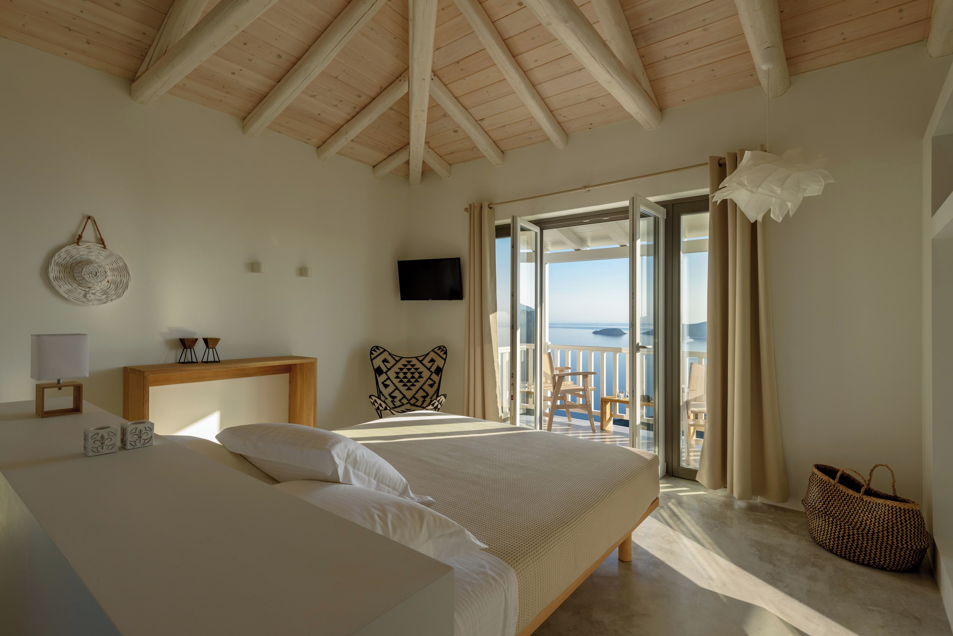 Superior tweepersoonskamer, uitzicht op zee | Een kluis op de kamer, gratis wifi, beddengoed
