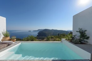 Deluxe Room with Mini Pool - Hydromassage