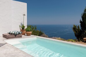 Deluxe Room with Mini Pool - Hydromassage