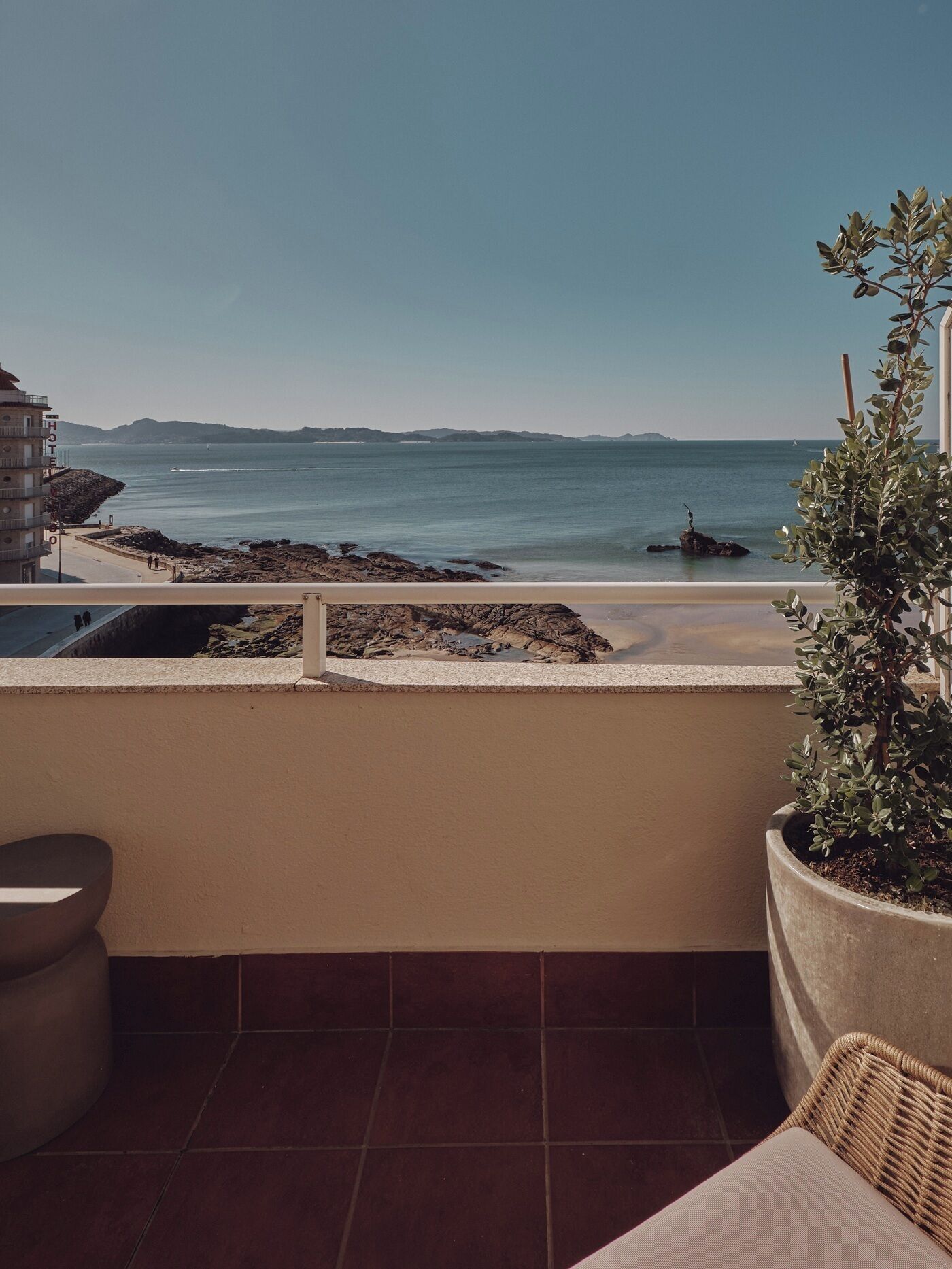 Habitació doble, balcó, vistes al mar | Escriptori i espai de treball apte per a portàtils 