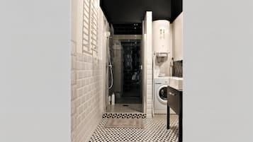 Comfort-Studio, Blick auf den Innenhof | Badezimmer