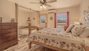 Luxury Double Room, 1 King Bed - The Inn at Beulah Farm - The Garden (Whitley City)