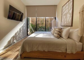 3 chambres, fer et planche à repasser, Wi-Fi, draps fournis