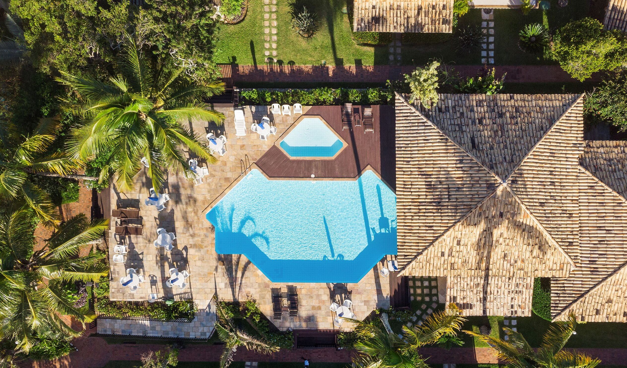 Outdoor pool, open 9:00 AM to 7:00 PM, sun loungers