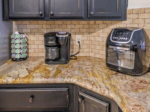 House, Multiple Beds, Pool Access, Pool View (Havasu Sunset Hideaway) | Interior - Havasu Sunset Hideaway For 11! (Lake Havasu City)