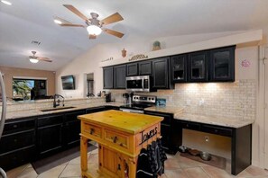 House, Multiple Beds, Pool Access, Pool View (Havasu Sunset Hideaway) | Private kitchen | Fridge, microwave, oven, stovetop