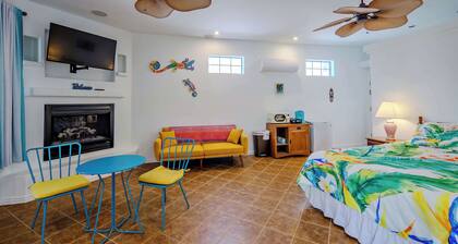 Havasu Sunset Hideaway For 11!