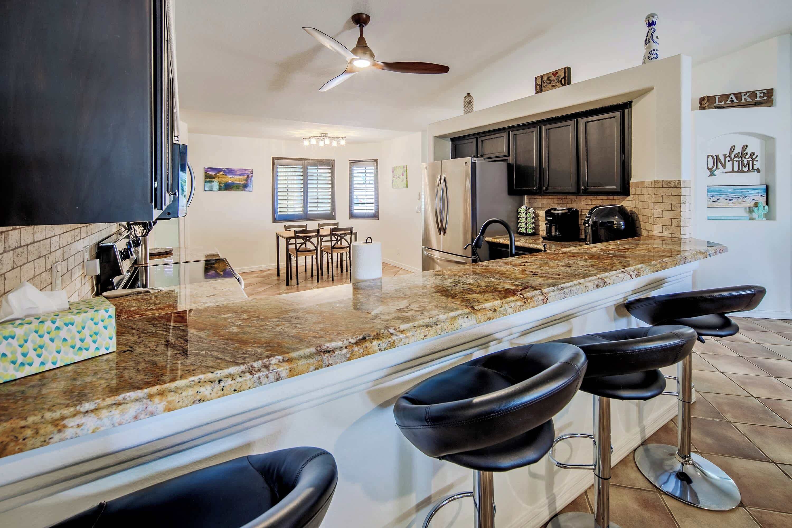House, Multiple Beds, Pool Access, Pool View (Havasu Sunset Hideaway) | Private kitchen | Fridge, microwave, oven, stovetop