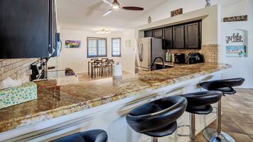 House, Multiple Beds, Pool Access, Pool View (Havasu Sunset Hideaway) | Private kitchen | Fridge, microwave, oven, stovetop