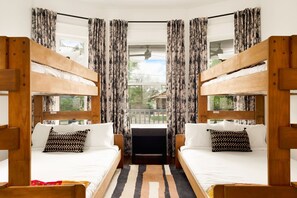 4 多间卧室、熨斗/熨衣板、旅行婴儿床、免费 WiFi