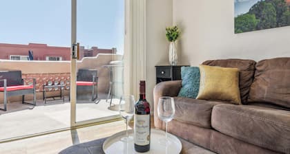Teal Terrace Retreat For 4!