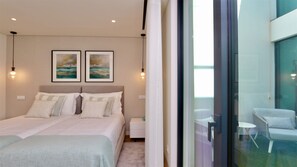 2 bedrooms, iron/ironing board, free WiFi, bed sheets - Villa Essence by Clever Details, private pool, walk distance to the marina (Quarteira)