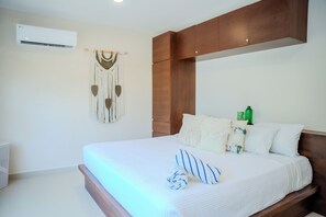 Apartemen Superior | 1 kamar tidur, seprai premium, bantalan ekstra lembut, dan brankas