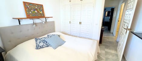 3 chambres, fer et planche Ă repasser, accĂšs au Wi-Fi (inclus)