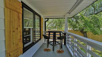 Rumah Khas, 2 kamar tidur, Bebas Asap Rokok, dapur | Teras/patio