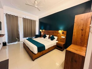 Premium bedding, down duvets, Select Comfort beds - Vedartha trails (Rishikesh)