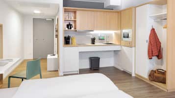 Schreibtisch, kostenloses WLAN, Bettwäsche