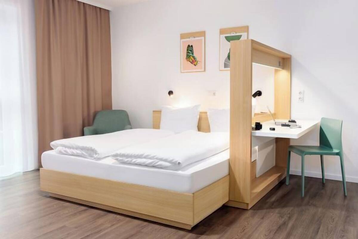 Desk, free WiFi, bed sheets