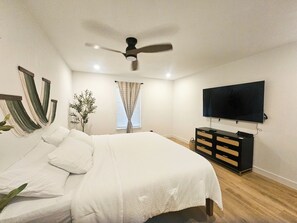 3 slaapkamers, reisbedje, wifi, beddengoed