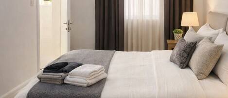 2 chambres, fer et planche à repasser, Wi-Fi gratuit, draps fournis