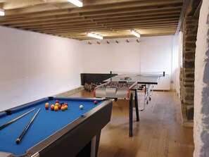 Games room - The Coach House (Tavistock)