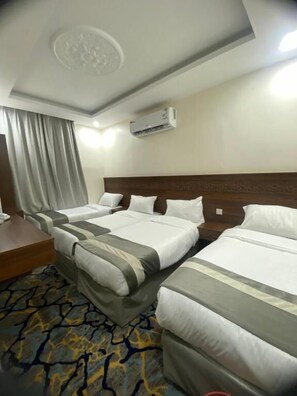 Premium bedding, desk, laptop workspace, iron/ironing board - Al Jemeza Tower Hotel (Makkah)