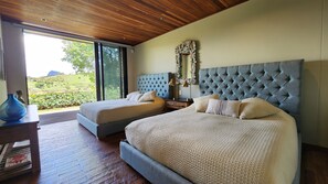 6 bedrooms, iron/ironing board, WiFi, bed sheets - Exclusive mansion in front of the Guatapé Dam (Peñol)