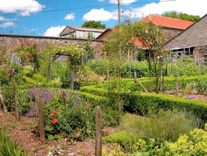 Property grounds - The Farmhouse (Tavistock)