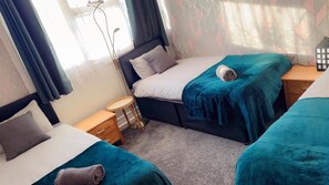 Ferienhaus | 4 Schlafzimmer, Bügeleisen/Bügelbrett, kostenloses WLAN, Bettwäsche