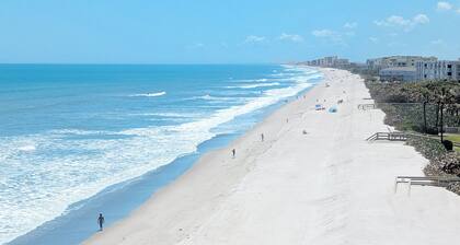 Penthouse Oceanfront Retreat – Ocean View in Every Room + Private Beach Access