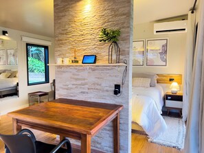 1 bedroom, bed sheets