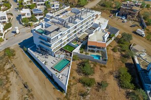 Exterior - Stunning Oceanfront Luxury Apartment with spacious balcony– Perfect for Families (Cabo San Lucas)