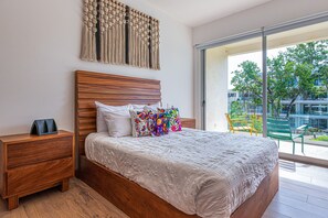 2 bedrooms, iron/ironing board, internet, bed sheets - Charming retreat w/spacious balcony, pool, and all the essentials for relaxation (Playa del Carmen)