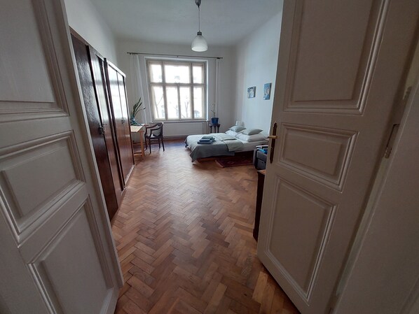 2 bedrooms, iron/ironing board, WiFi, bed sheets