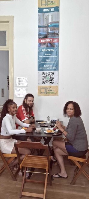 Free daily self-serve breakfast - Rio Vibes Hostel (Rio de Janeiro)
