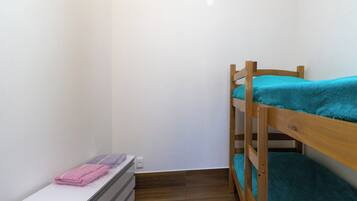 Quarto básico | 1 quarto, Wi-Fi de cortesia, roupa de cama