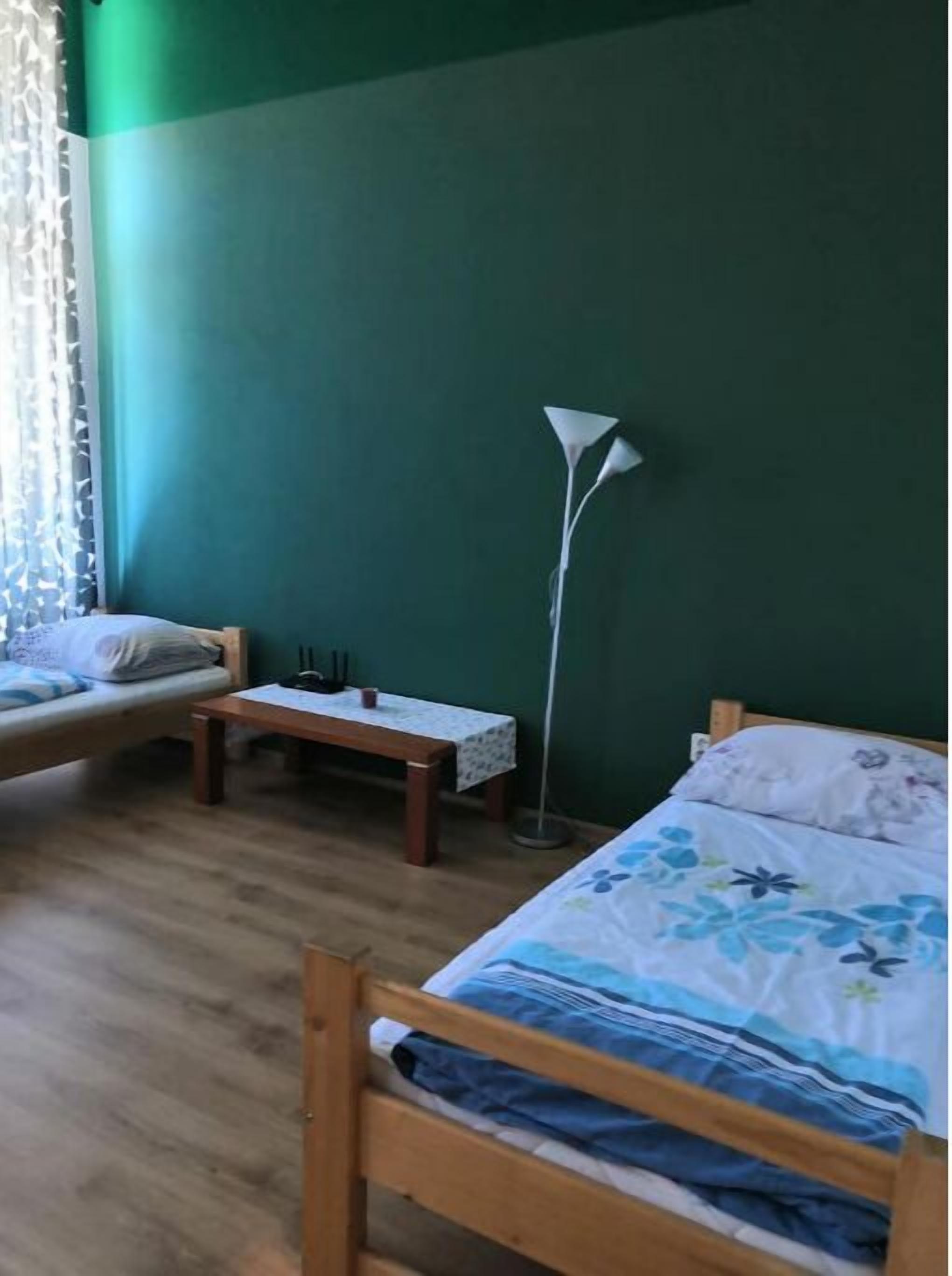 2 bedrooms, iron/ironing board, bed sheets