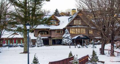 Charming 2BR Chetola Resort Condo with fireplace, Walk-in shower, and jetted tub