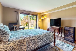 2 slaapkamers, een strijkplank/strijkijzer, internet, beddengoed