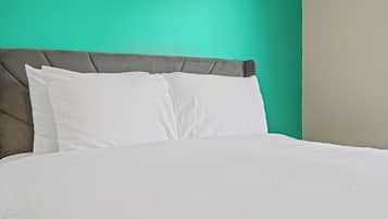 3 bedrooms, iron/ironing board, travel crib, WiFi (free)